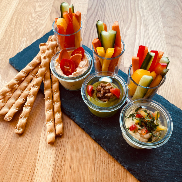 Gemüsesticks mit Dip und Grissini