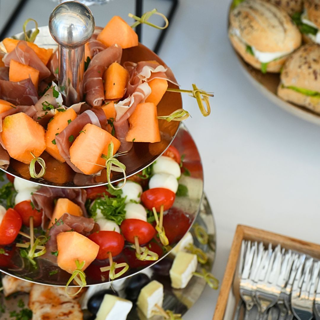 Buffet mit verschiedenen Gerichten