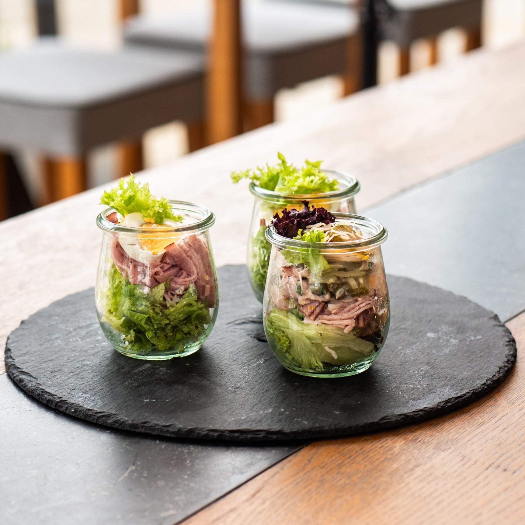 Pikantes Glas Eier Schinken Salat